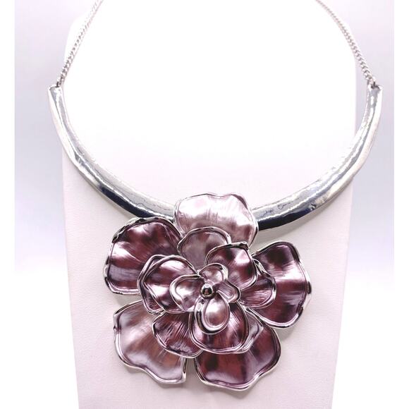 Soft Purple Enamel Flower Pendant Bib Necklace Silver Tone - Picture 1 of 7